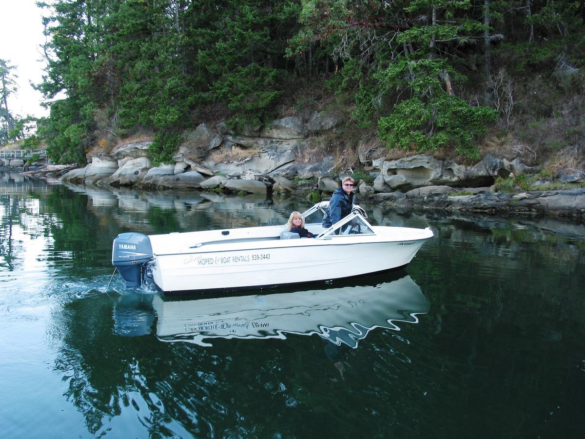 Sticks And Stones Cottage-Arbutus Grove Montague Harbour 外观 照片